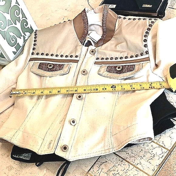 Womens vintage cache jacket with leather trim and metal studs,beautiful/unique - Picture 8 of 13